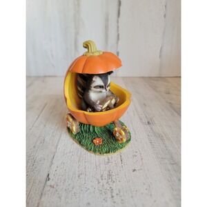 Charming tails Jack O Lantern jalopy raccoon pumpkin car Halloween figure